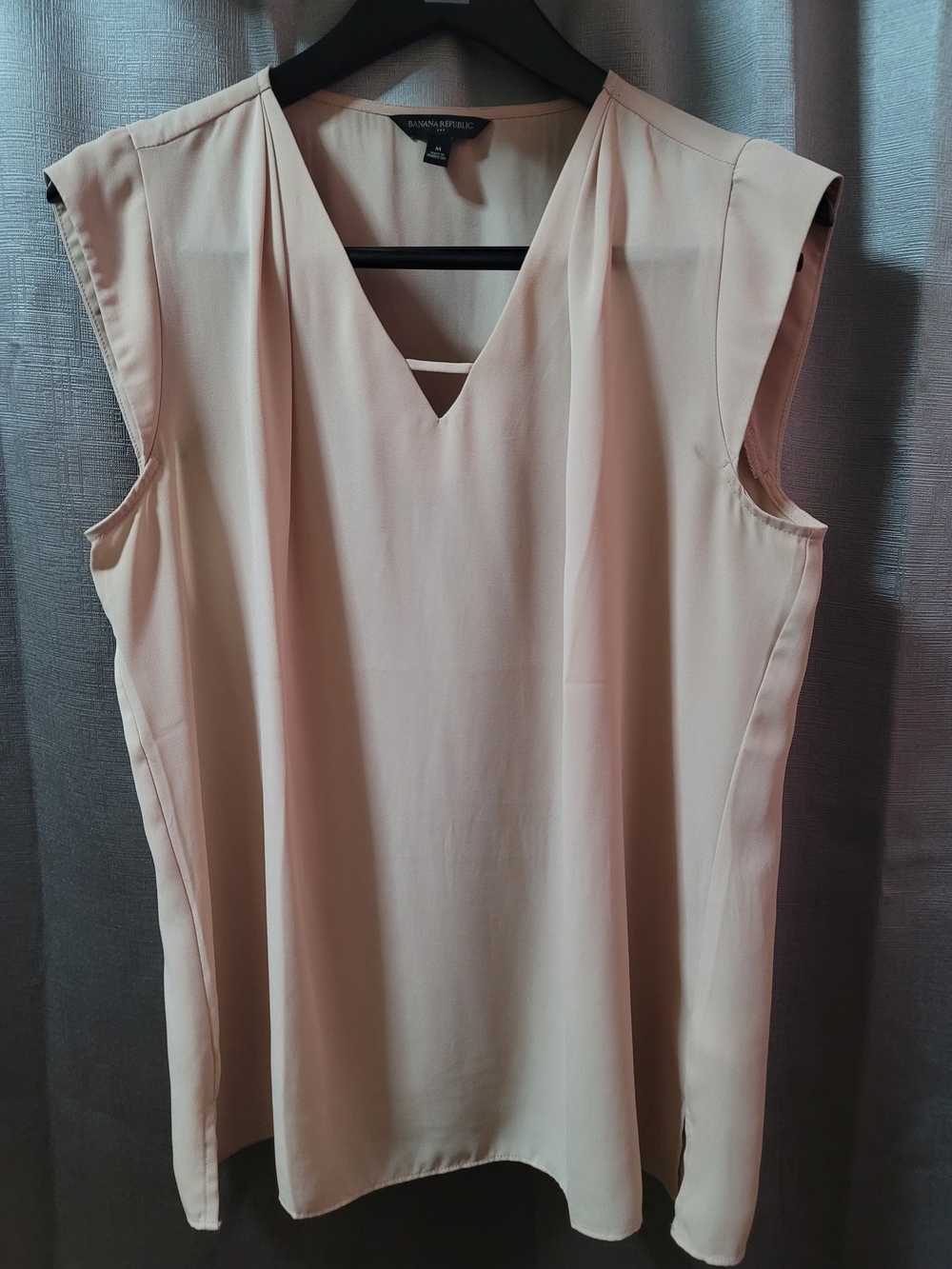 Banana Republic Light Blush V-Neck Cap Sleeve Top